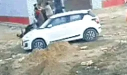 दरवाजा लगाने के विवाद में धक्का-मुक्की, अधिवक्ता की मौत