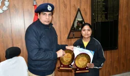 मुजफ्फरनगर पुलिस की जांबाज महिला सिपाही ने बैडमिंटन में जीते दो स्वर्ण पदक, एसएसपी ने कार्यालय बुलाकर किया सम्मानित
