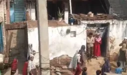 मुजफ्फरनगर में सड़क पर पानी डालने को लेकर दो पक्षों में खूनी संघर्ष, घर में घुसकर लाठी-डंडों से हमला, वीडियो वायरल