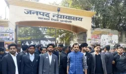 इलाहाबाद हाईकोर्ट का बेहद कड़ा रुख: संभल जिला न्यायालय के 25 अधिवक्ताओं को नोटिस जारी, पूर्व सीजेएम के तबादले पर प्रदर्शन करना पड़ा भारी