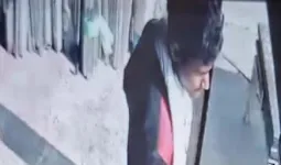 शामली में दुकान से सदका और जकात का डब्बा चोरी, चोर CCTV में कैद