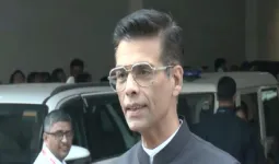 आरएसएस शताब्दी समारोह में पहुंचे बॉलीवुड के बड़े चेहरे, मोहन भागवत के विचारों से प्रेरित हुए करण जौहर