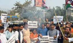 रामविलास को 'बेचारा' कहने पर भड़के लोजपा (आर) के कार्यकर्ता, तेजस्वी यादव का पुतला फूंका