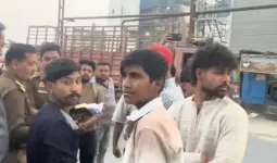 मुजफ्फरनगरः खतौली में अमानवीयता, डीसीएम में त्रिपाल के नीचे ठूंसकर भरे थे सात पशु, एनिमल वेलफेयर टीम ने पीछा कर पकड़ा