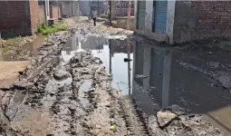 मुजफ्फरनगर में वार्ड 8 में विकास के दावों की खुली पोल, टूटी सड़कें और जलभराव ने छीना लोगों का चैन