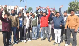 शामली: लाइनमैनों ने एसपी से मुलाकात कर ट्रैफिक चालान पर जताई आपत्ति