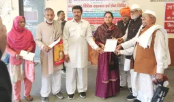 शामली: वाल्मीकि समाज और सफाई कर्मचारियों का 7 सूत्रीय ज्ञापन SDM को सौंपा