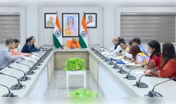 राजस्व वृद्धि से मिलेगी विकास को रफ्तार, पारदर्शी कार्यप्रणाली से लक्ष्य प्राप्त करें विभाग: योगी