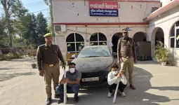 नोएडा: सोसाइटी विवाद में दो दबंग गिरफ्तार, मारपीट और कार क्षति का मामला