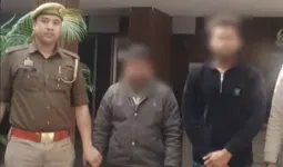 मुरादाबाद: एंटी नार्कोटिक्स टास्क फोर्स का बड़ा धावा - बिहार के चाचा-भतीजे गैंग के 2 अफीम तस्कर गिरफ्तार, 18 लाख कीमत की 3.6 किलो अफीम जब्त