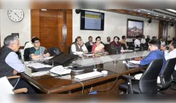 यूपी में सरकारी बाबू सावधान ! ई-ऑफिस पर लॉगिन नहीं किया तो रुक जाएगा वेतन, मुख्य सचिव का सख्त निर्देश