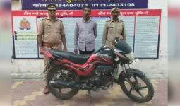 मुजफ्फरनगर: जिला अस्पताल से बाइक चोरी करने वाला शातिर चोर गिरफ्तार