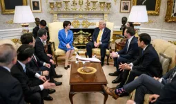 मध्य पूर्व तनाव के बीच व्हाइट हाउस में ट्रंप और सनाए ताकाइची की मुलाकात, ईरान संकट और ऊर्जा व्यापार पर हुई बात 