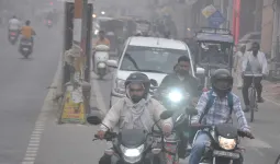 शामली में घना स्मॉग छाया, दृश्यता प्रभावित और वायु गुणवत्ता खराब