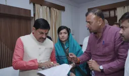 मप्रः मुख्यमंत्री का बड़ा एक्शन, सीधी कलेक्टर व गुना एसपी को हटाने के निर्देश, जिला सहकारी बैंक के महाप्रबंधक को किया निलंबित