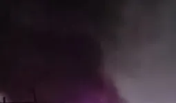 देहरादूनः मोतीचूर फ्लाईओवर के पास बस समेत कई वाहन आग की चपेट में, 2 की मौत, 9 घायल