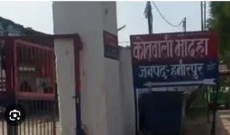  दबंगाें ने दुधमुंहे बच्चे काे जमीन पर पटका, इलाज के दाैरान मौत