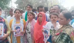 मेरठ: बेटे की हत्या को हादसा दिखाने की साजिश, पीड़ित पिता ने एसएसपी ऑफिस में लगाई न्याय की गुहार