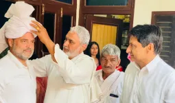 सोनीपत : किसान संजय की बेटी की शादी में पहुंचे राहुल गांधी, इसी किसान के खेत में चलाया था ट्रैक्टर