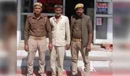 मुजफ्फरनगर में ककरौली के प्राथमिक विद्यालय में हंगामा, सहपाठी पर रंग गिरने से भड़का पिता, छात्रा को पीटा