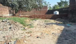 शामली के जलालाबाद में तालाब की भूमि पर अवैध कब्जा, चारदीवारी करते दो लोग पुलिस हिरासत में 