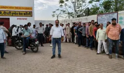 मुजफ्फरनगर के खतौली में पूर्ति निरीक्षक की निगरानी में हुआ गैस सिलेंडरों का वितरण