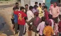 संभल में बाप-बेटे के विवाद में बीच-बचाव करने पहुंचे बुजुर्ग की पीट-पीटकर हत्या, गांव में भारी पुलिस बल तैनात