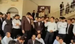 सूरजपुर कोर्ट में वकीलों का हंगामा, पुलिस को परिसर से बाहर खदेड़ा, काम-काज ठप