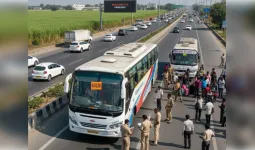 मुजफ्फरनगर में परिवहन विभाग की बड़ी कार्रवाई, बिना परमिट चल रही टूरिस्ट बस सीज, ₹81,800 का जुर्माना