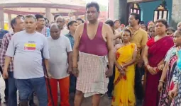 मुजफ्फरनगर में कुष्ठ आश्रम मंदिर के पुजारी पर जानलेवा हमला:मारपीट से मचा हड़कंप, लोगों का फूटा गुस्सा