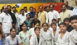 नोएडा में युवाओं को प्रोत्साहित करने के लिए सांसद-विधायक खेल महोत्सव  