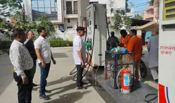 मुजफ्फरनगर: गैस और पेट्रोलियम पदार्थों की आपूर्ति सुचारू, जिला पूर्ति अधिकारी ने छापेमारी कर जांची जमीनी हकीकत