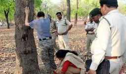 मुजफ्फरनगर: बुढ़ाना के अलीपुर अटेरना में पेड़ से लटका मिला शव: परिजनों में मचा कोहराम, पिता ने जताई हत्या की आशंका