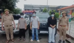 मेरठ NH-58 पर कारों से खतरनाक स्टंट! वायरल वीडियो ने खोली पोल, 3 आरोपी गिरफ्तार; 2 कारें सीज
