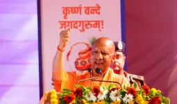 आक्रांता मंदिर तोड़ सकता है, हमारी आस्था नहीं: लखनऊ पुलिस लाइन में श्रीकृष्ण जन्माष्टमी पर बोले सीएम योगी