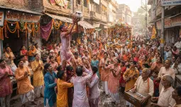 जलालाबाद में कृष्ण जन्माष्टमी पर धूमधाम से निकली भव्य संकीर्तन शोभायात्रा, भजनों पर झूमे श्रद्धालु