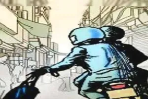 मेरठ में लुटेरों के बेखौफ हौसले!.. वीडियो कॉल के दौरान लुटेरे ने झपटा फोन और पत्नी से बोला- 'तेरे पति का मोबाइल लूट लिया है'