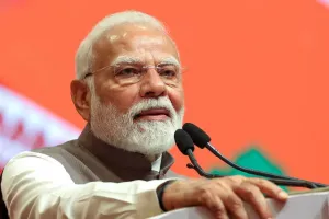 नरेंद्र मोदी होना आसान नहीं, प्रधानमंत्री की चुनौतियां और संघर्ष, मोदी के नेतृत्व की खास बातें