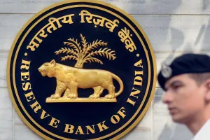 RBI का सख्त आदेश: बैंक ऐप्स से अब हटेंगे गुप्त शुल्क..बैंकों को दिए पारदर्शिता के निर्देश..जानें कैसे सुरक्षित होगा आपका पैसा
