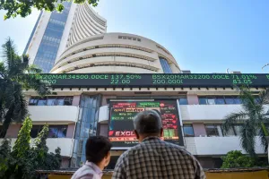 भारत-ईयू ट्रेड डील से शेयर बाजार हरे निशान में बंद, सेंसेक्स 319 अंक उछला 