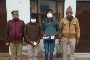 ग्रेटर नोएडा: दुकान से कॉपर वायर चोरी करने वाले दो चोर गिरफ्तार, नकदी और चाकू बरामद