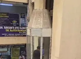 गाजियाबाद: शिप्रा कृष्णा विस्टा की लिफ्ट में मरीज फंसा, सुरक्षा पर फिर उठे सवाल