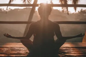 शारीरिक और मानसिक रूप से सेहतमंद रखता है अष्ट कुंभक, मिलते कई लाभ 