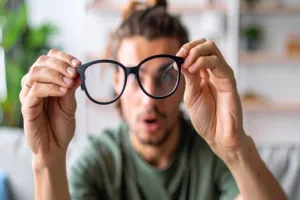 कमजोर हो रही हैं आंखें? इन आयुर्वेदिक नेत्र व्यायामों से बढ़ाएं रोशनी