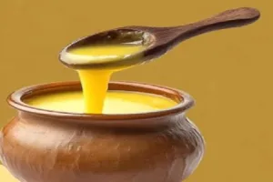 देसी घी में छिपा है सौंदर्य का खजाना, झुर्रियों और रूखी त्वचा से मिलेगी राहत