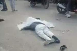 गाजियाबाद में ट्रक ने पति-पत्नी और बेटे को रौंदा, बाइक 10 मीटर तक घिसटी, हेलमेट चकनाचूर