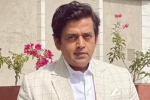 गोरखपुर महोत्सव में भोजपुरी सुपरस्टार्स का धमाल, रवि किशन–पवन सिंह ने मचाया तहलका!