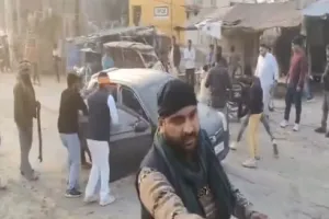 हरदोई में खुलेआम गुंडई, प्रधान पति ने महिला वकील पर किया हमला