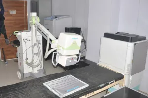 शामली जिला संयुक्त चिकित्सालय में दूसरे दिन भी एक्सरे मशीन खराब, मरीज परेशान