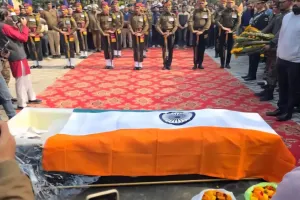 तिरंगे में लिपटकर घर लौटा शेरपुर का लाल शहीद सुधीर नरवाल , पूरे सैन्य सम्मान के साथ हुआ अंतिम संस्कार